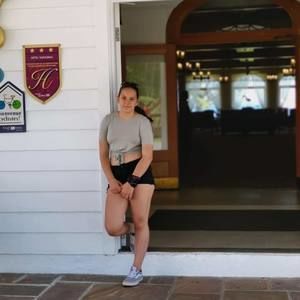 Meet your Posher, Laura